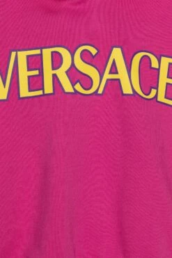 Versace Logo Barocco Silhouette Unisex - Hoodie - Fuxia/Giallo -Gant shop 017cb01445334c238e4336b91beca56b scaled