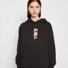 Puma Downtown Oversized Graphic - Hoodie - Black 1 Puma Downtown Oversized Graphic - Hoodie - Black -Gant shop 07fbb2d2cf7643b6977c6800cfced5ad