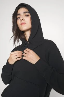 Ugg Tatiana Hoodie - Sweatshirt - Black 11 Ugg Tatiana Hoodie - Sweatshirt - Black -Gant shop 092834dff5ac4c3a81b9bff5dca7eaac scaled
