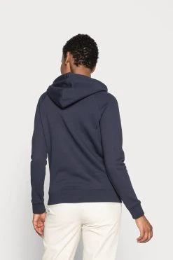 Gant Shield Hoodie - Hoodie - Marine 9 Gant Shield Hoodie - Hoodie - Marine -Gant shop 0f901b661fb74405acb6bdbfa7bef219 scaled