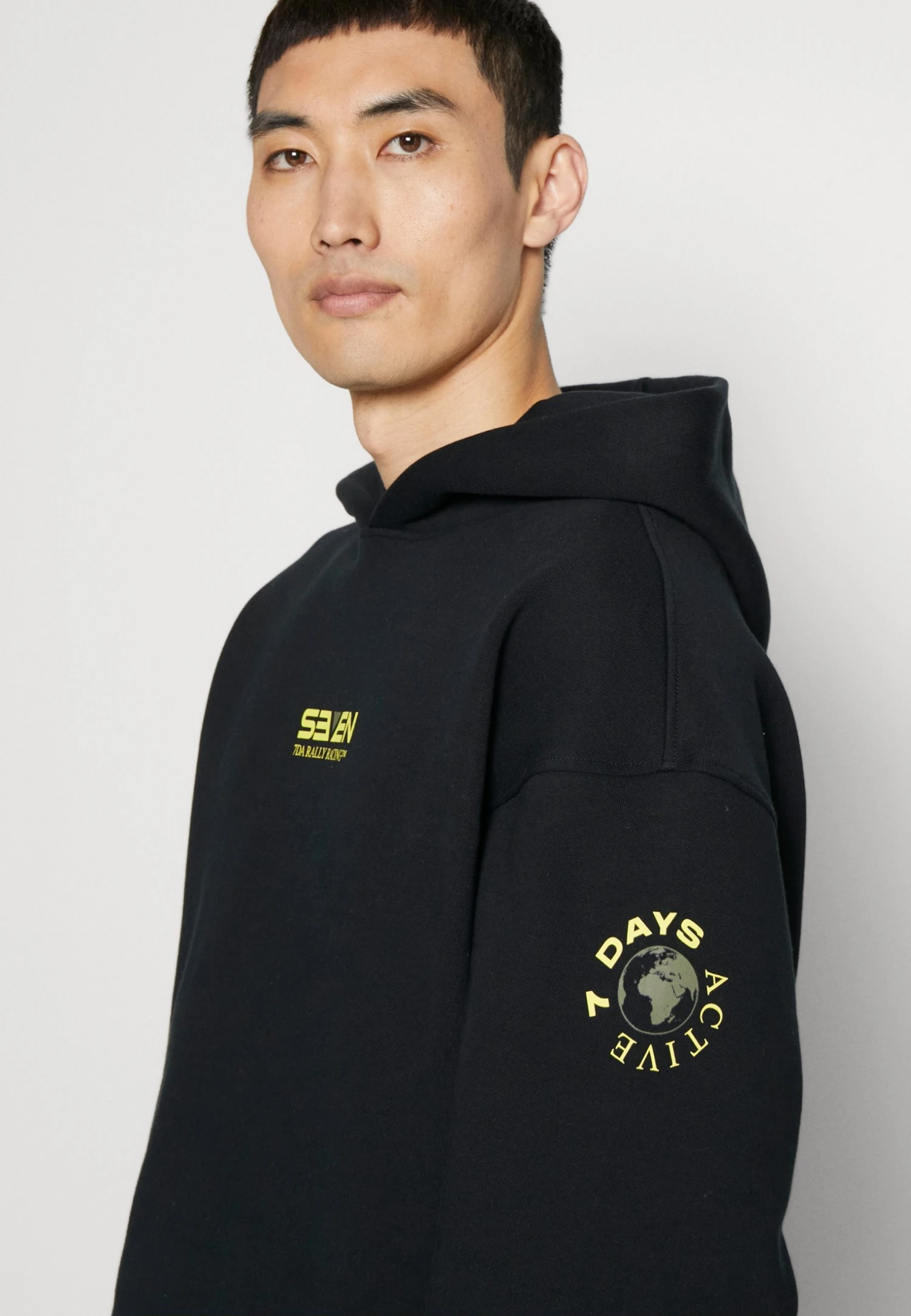 7 Days Active Oversized Organic Graphic Hoodie Unisex - Sweatshirt - Black 6 7 Days Active Oversized Organic Graphic Hoodie Unisex - Sweatshirt - Black - Bilde 4