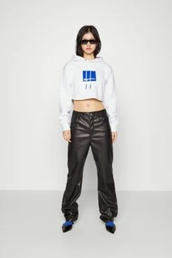 Karl Lagerfeld Jeans Cropped Hoodie - Sweatshirt - White 9 Karl Lagerfeld Jeans Cropped Hoodie - Sweatshirt - White -Gant shop 10659ee687924ced9adeb21e247f6cb0 scaled