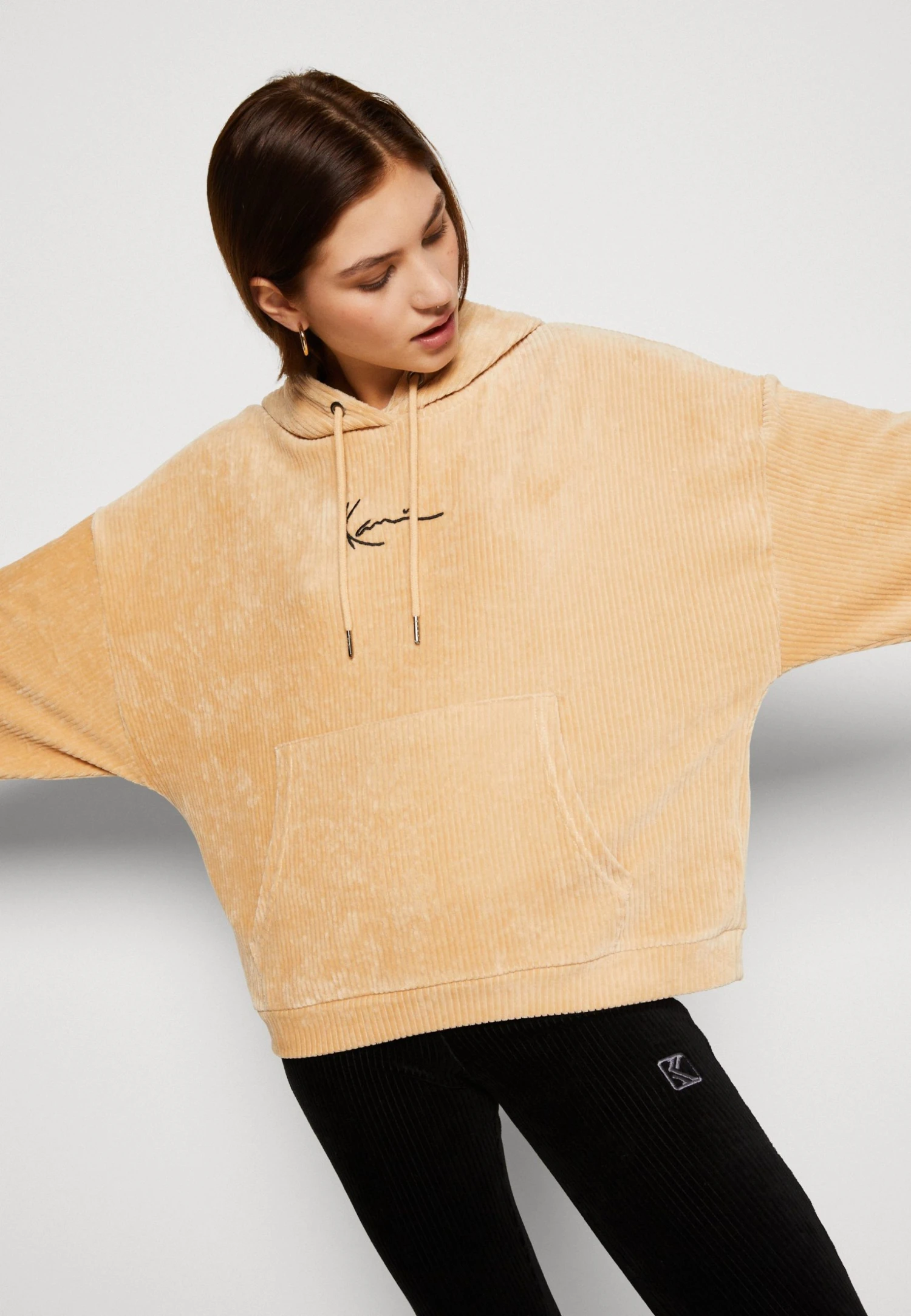 Karl Kani Small Signature Hoodie - Sweatshirt - Beige 6 Karl Kani Small Signature Hoodie - Sweatshirt - Beige - Bilde 4