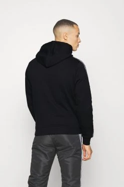 Sergio Tacchini Delaco Hoodie - Sweatshirt - Black/White 9 Sergio Tacchini Delaco Hoodie - Sweatshirt - Black/White -Gant shop 10fc2fd012ae4440bb6d7c93638c0fe6 scaled