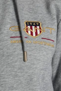 Gant Archive Shield Full Zip Hoodie - Sweatjakke - Grey Melange -Gant shop 14e07ce006c44c2eb5476e29e846b768 scaled