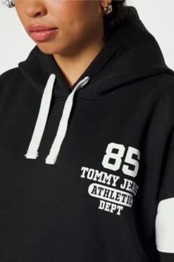 Tommy Jeans Curve Collegiate 85 Hoodie - Sweatshirt - Black -Gant shop 14e14d6cd7eb4c50901b2aece8a275b5 scaled