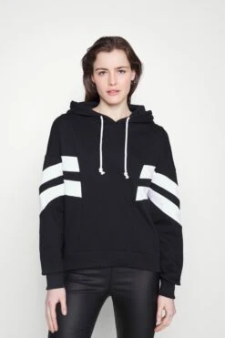 Even&Odd Tall Hoodie - Black/White -Gant shop 1a065995f3c24551b758582f957246a5 scaled