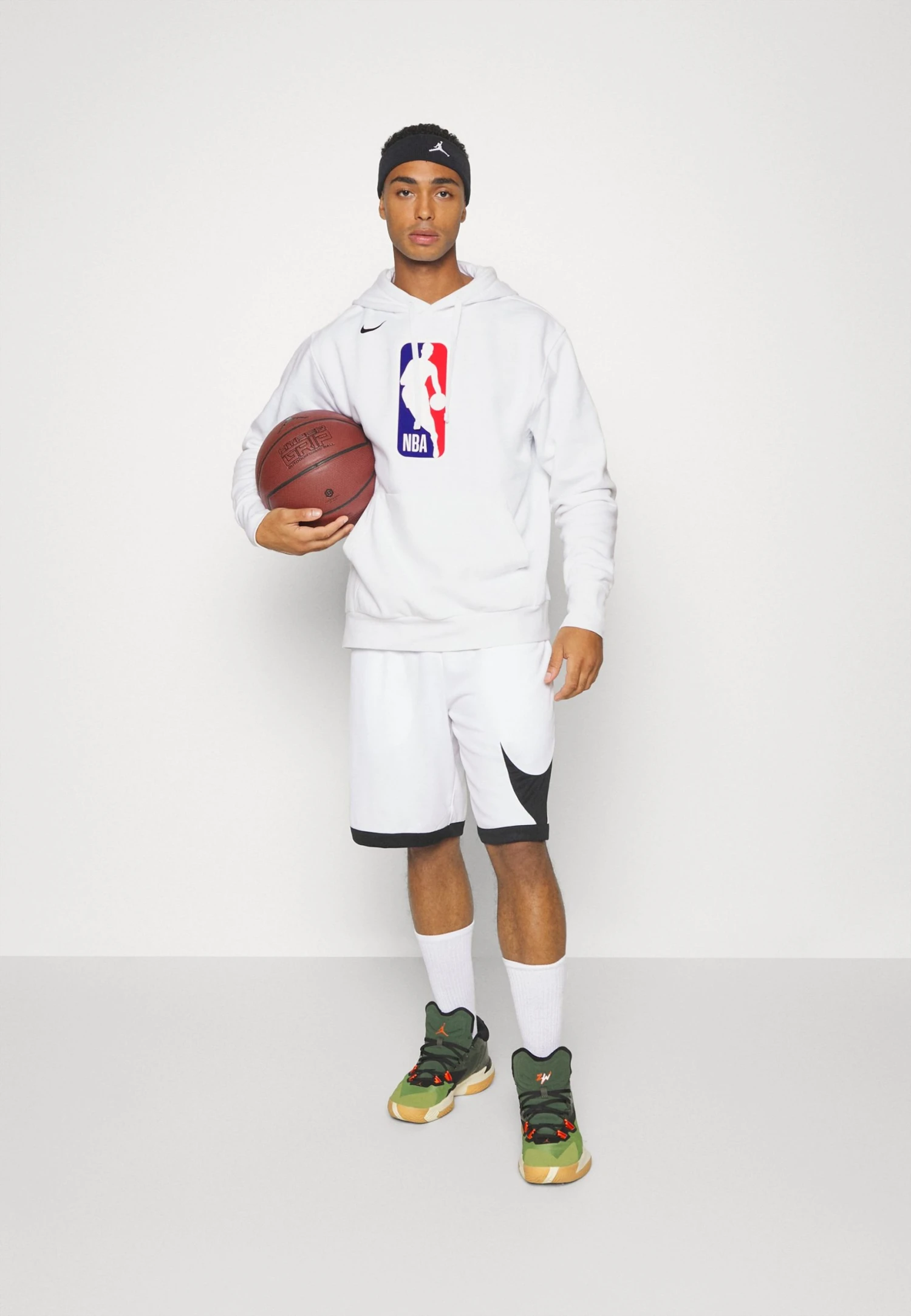 Nike Performance Nba Team 31 Logo Hoodie - Hoodie - White 4 Nike Performance Nba Team 31 Logo Hoodie - Hoodie - White - Bilde 2
