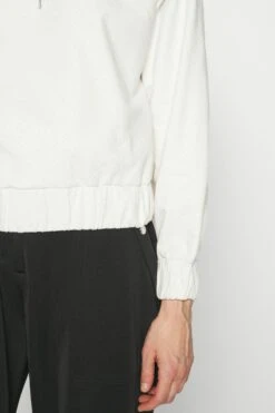 Boss Erikee - Hoodie - Open White -Gant shop 1d2fb6b125864efe877935bc214474b4 scaled