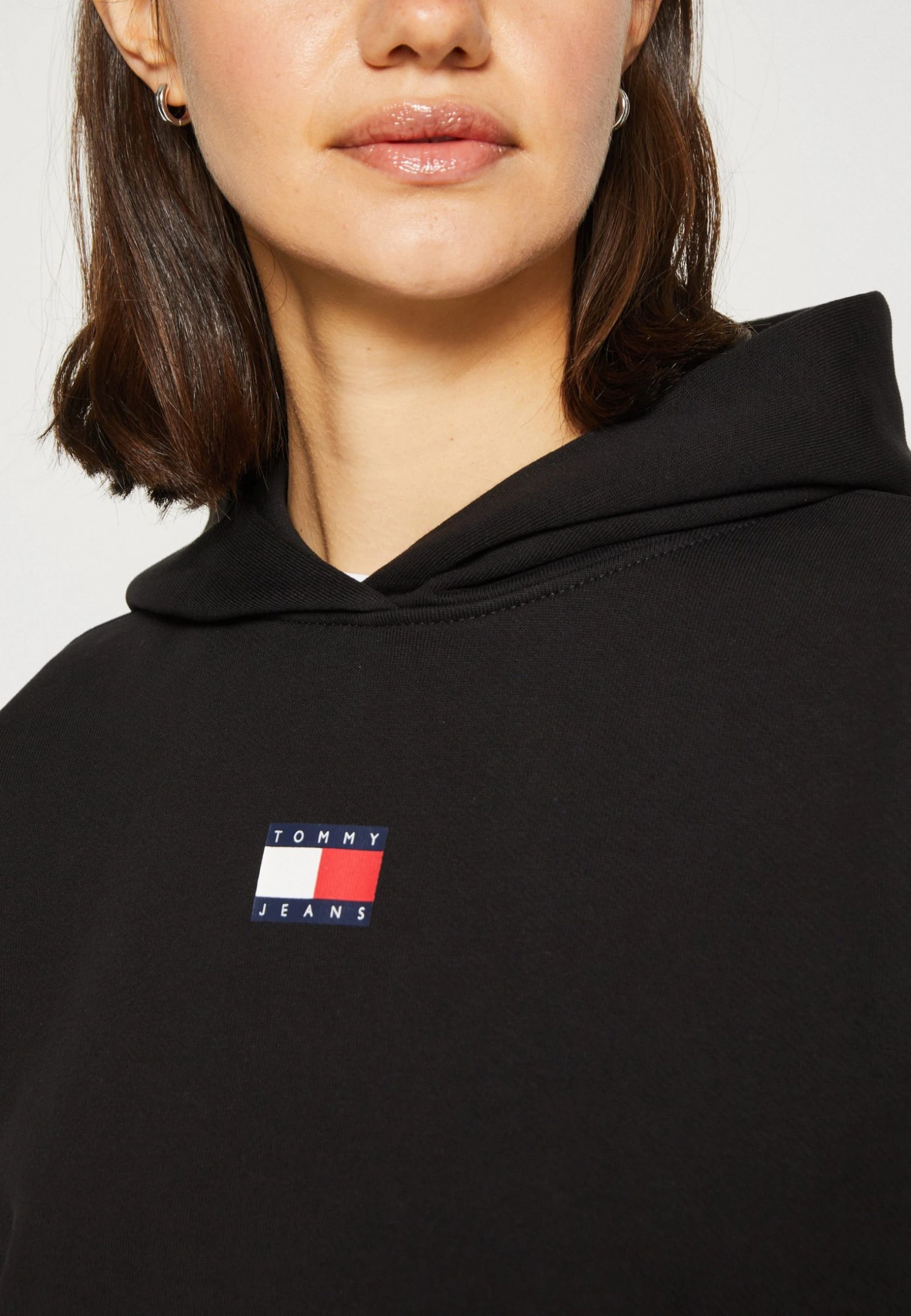 Tommy Jeans New Varsity Hoodie - Sweatshirt - Black 8 Tommy Jeans New Varsity Hoodie - Sweatshirt - Black - Bilde 6
