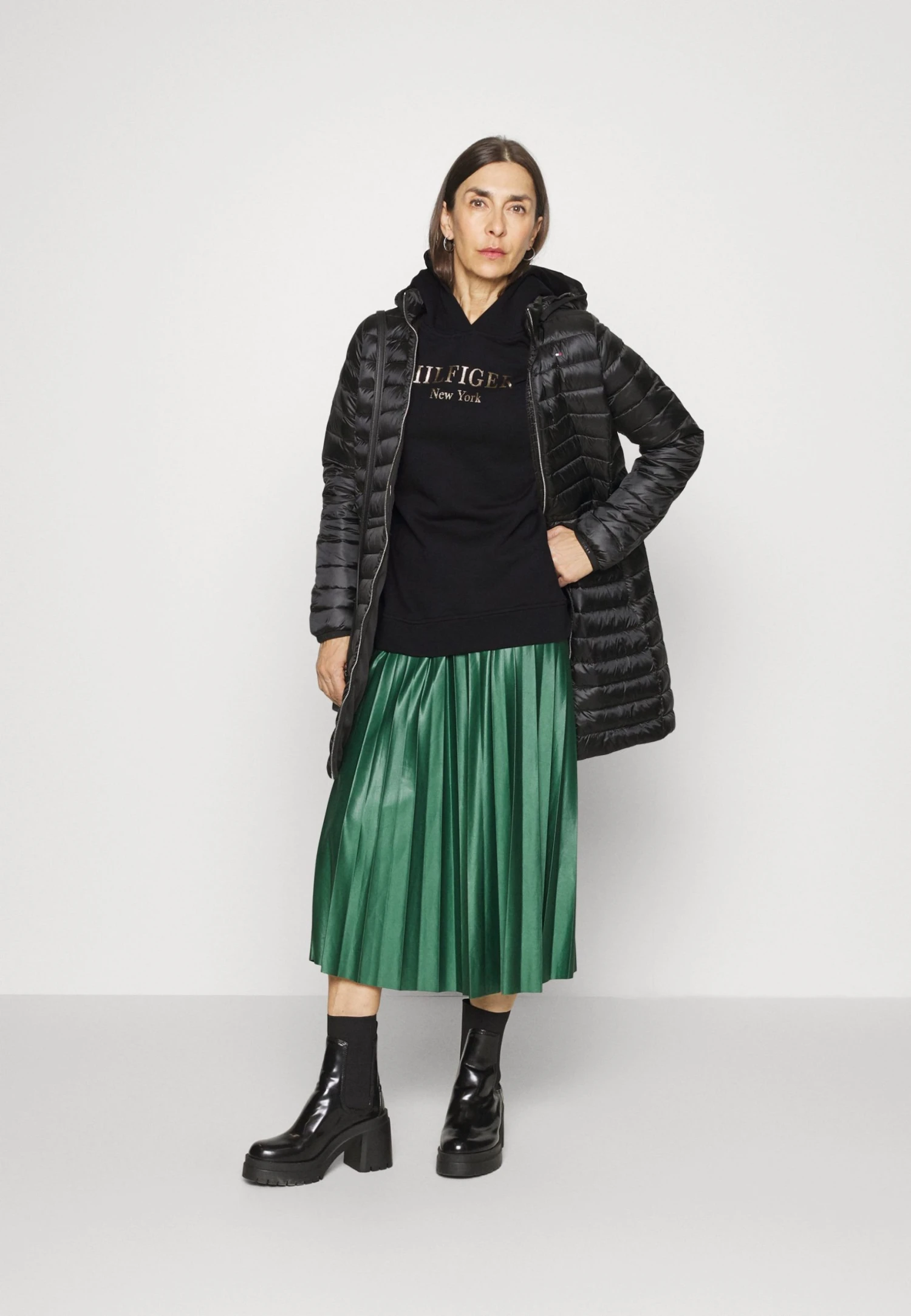 Tommy Hilfiger Hoodie - Sweatshirt - Black 4 Tommy Hilfiger Hoodie - Sweatshirt - Black - Bilde 2