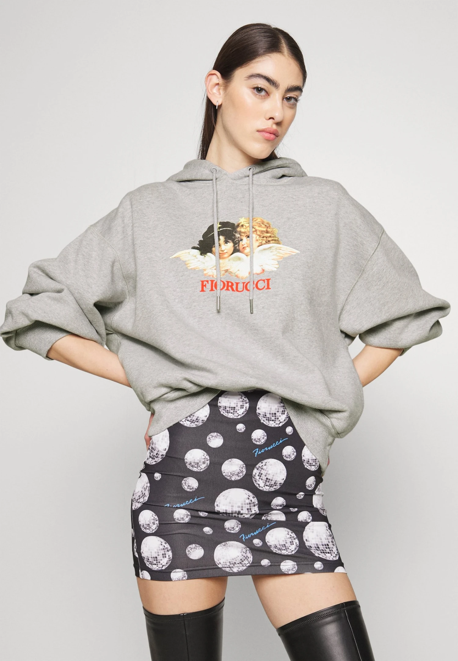 FIORUCCI Oversized Hoodie - Sweatshirt - Grey 6 FIORUCCI Oversized Hoodie - Sweatshirt - Grey - Bilde 4