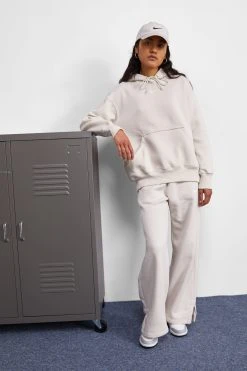 Nike Sportswear Hoodie- Hoodie - Light Orewood Brown -Gant shop 2ac40037a2d641b1ad923f628b871801 scaled