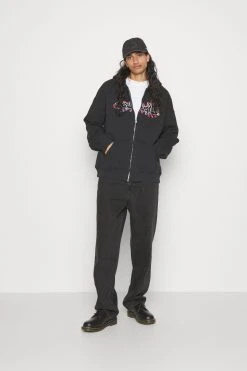 Low Lights Studios Warp Zip Hoodie Unisex - Sweatjakke - Black -Gant shop 2bd8b3b38ec64faba1111c682ca2f231 scaled