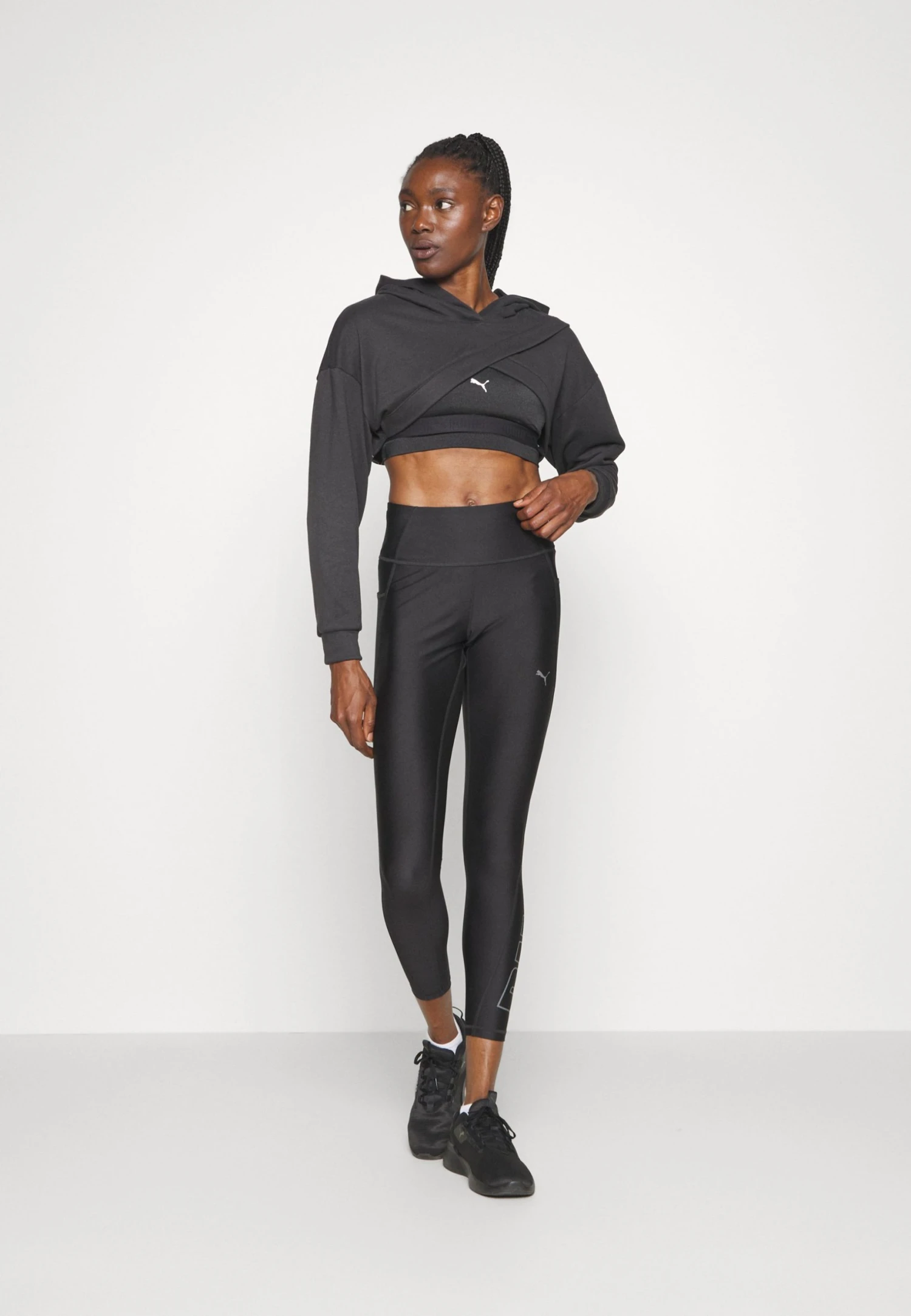 Puma Fit Move Crop Hoodie - Hoodie - Black/White 7 Puma Fit Move Crop Hoodie - Hoodie - Black/White - Bilde 5