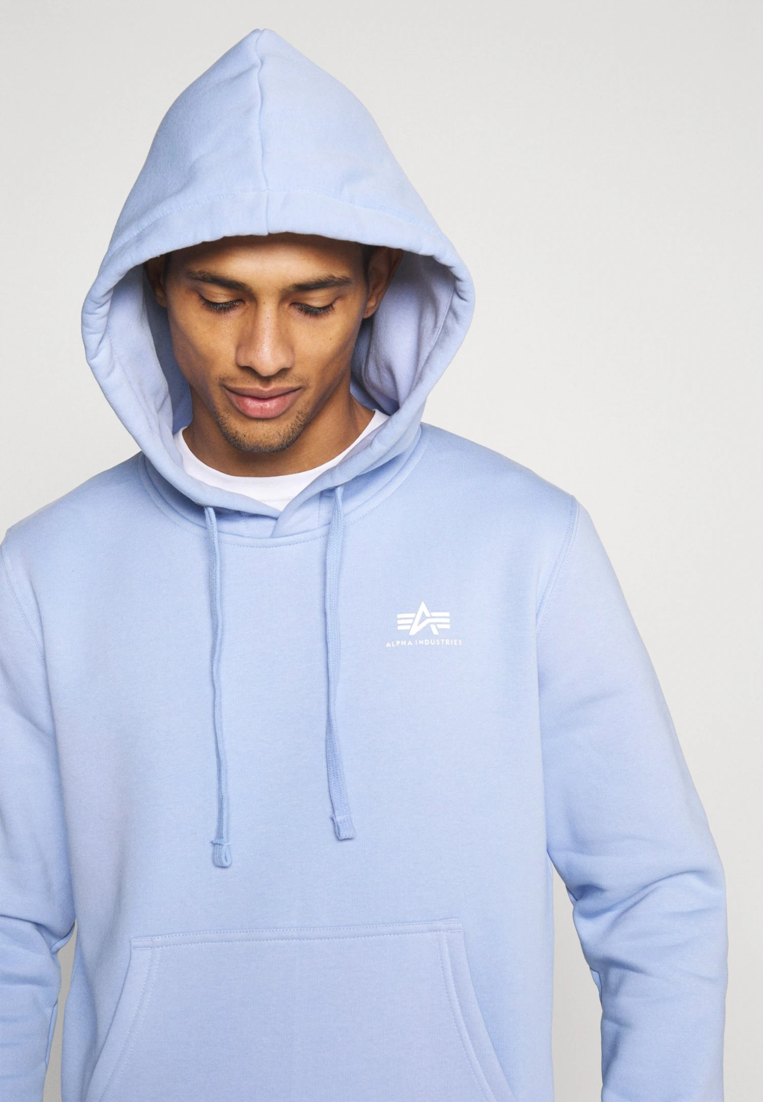 Alpha Industries Basic Hoody Small Logo - Hoodie - Light Blue 6 Alpha Industries Basic Hoody Small Logo - Hoodie - Light Blue - Bilde 4