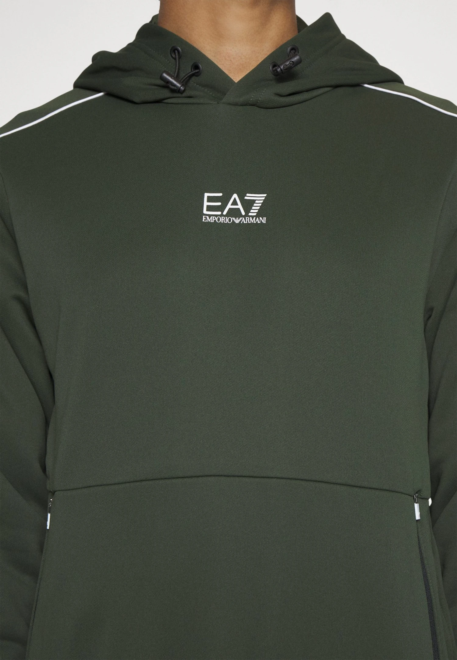 EA7 Emporio Armani Train Core Hoodie - Hoodie - Duffel Bag 8 EA7 Emporio Armani Train Core Hoodie - Hoodie - Duffel Bag - Bilde 6