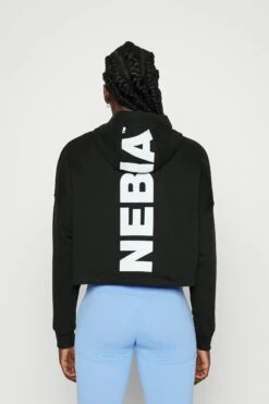 NEBBIA Loose Fit Crop Hoodie Iconic - Hoodie - Black -Gant shop 3b022aee8c73410585df19140389d9e7 scaled