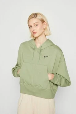 Nike Sportswear Hoodie - Hoodie - Oil Green/Black -Gant shop 3b6d8ab3f3d24d85aee3c179b613ba7b scaled