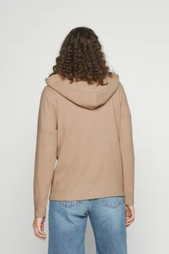 Pieces Pcpam- Hoodie - Warm Taupe -Gant shop 3c6af0f9a28347d585a94a99220efd56 scaled