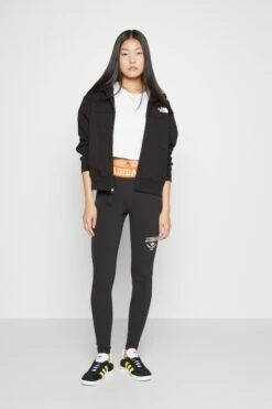 The North Face Essential Hoodie - Sweatjakke - Black -Gant shop 3d92672fe1fc4716bdf299d4939a7298 scaled