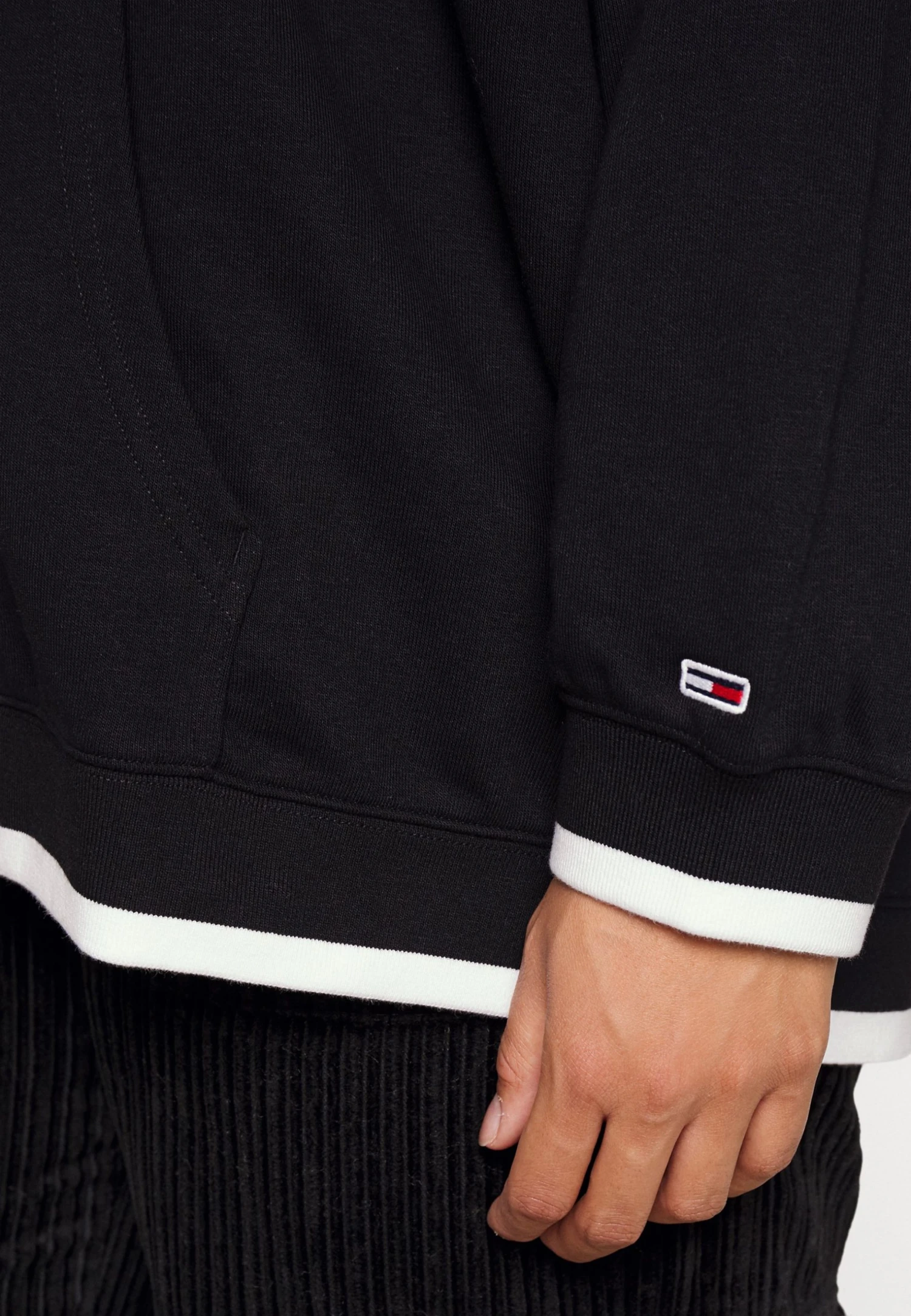 Tommy Jeans Curve Linear Zip Thru Hoodie Plus Size - Sweatjakke - Black 8 Tommy Jeans Curve Linear Zip Thru Hoodie Plus Size - Sweatjakke - Black - Bilde 6