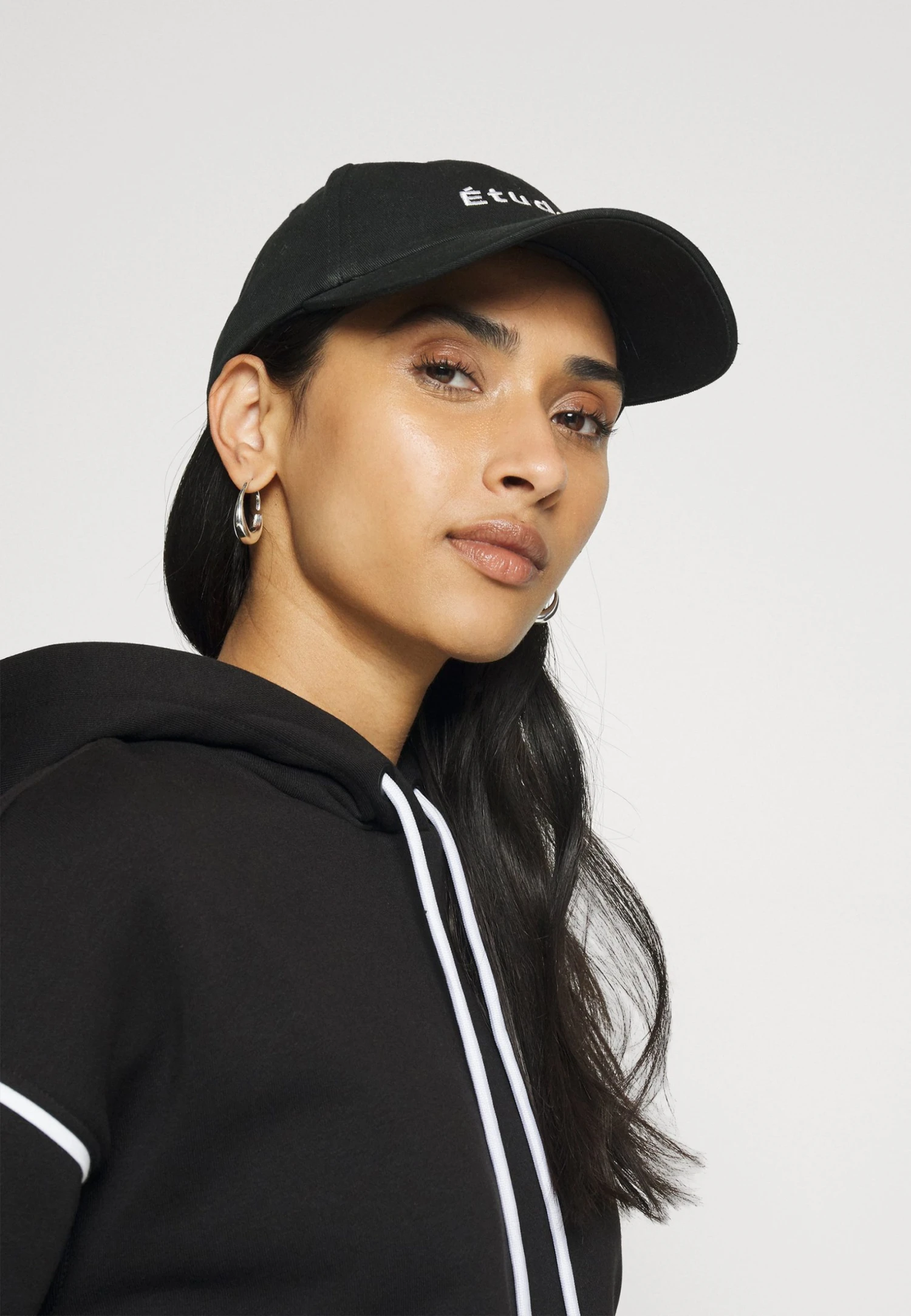 KARL LAGERFELD Ikonik Hoodie - Sweatshirt - Black 6 KARL LAGERFELD Ikonik Hoodie - Sweatshirt - Black - Bilde 4