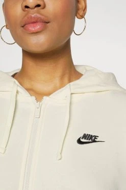 Nike Sportswear Club Hoodie - Sweatjakke - Coconut Milk/Black -Gant shop 506fb6e24cc04685b7132cb4375bb89a scaled