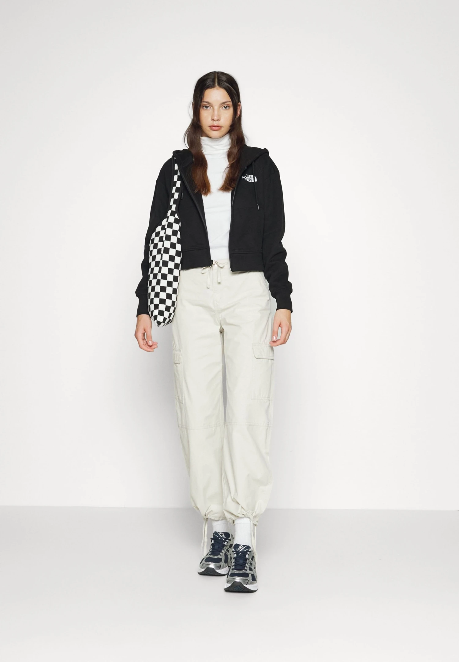 The North Face Icon Crop Full Zip Hoodie - Sweatjakke - Black 7 The North Face Icon Crop Full Zip Hoodie - Sweatjakke - Black - Bilde 5