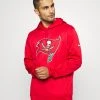 Nike Performance Nfl Tampa Bay Prime Logo Therma Hoodie - Hoodie - Gym Red -Gant shop 550153b4e1fe479baa675e11c466bc40