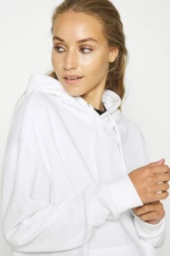 Even&Odd Hoodie - White 11 Even&Odd Hoodie - White -Gant shop 56b8b23970ee47fabdd38e33701e7593 scaled