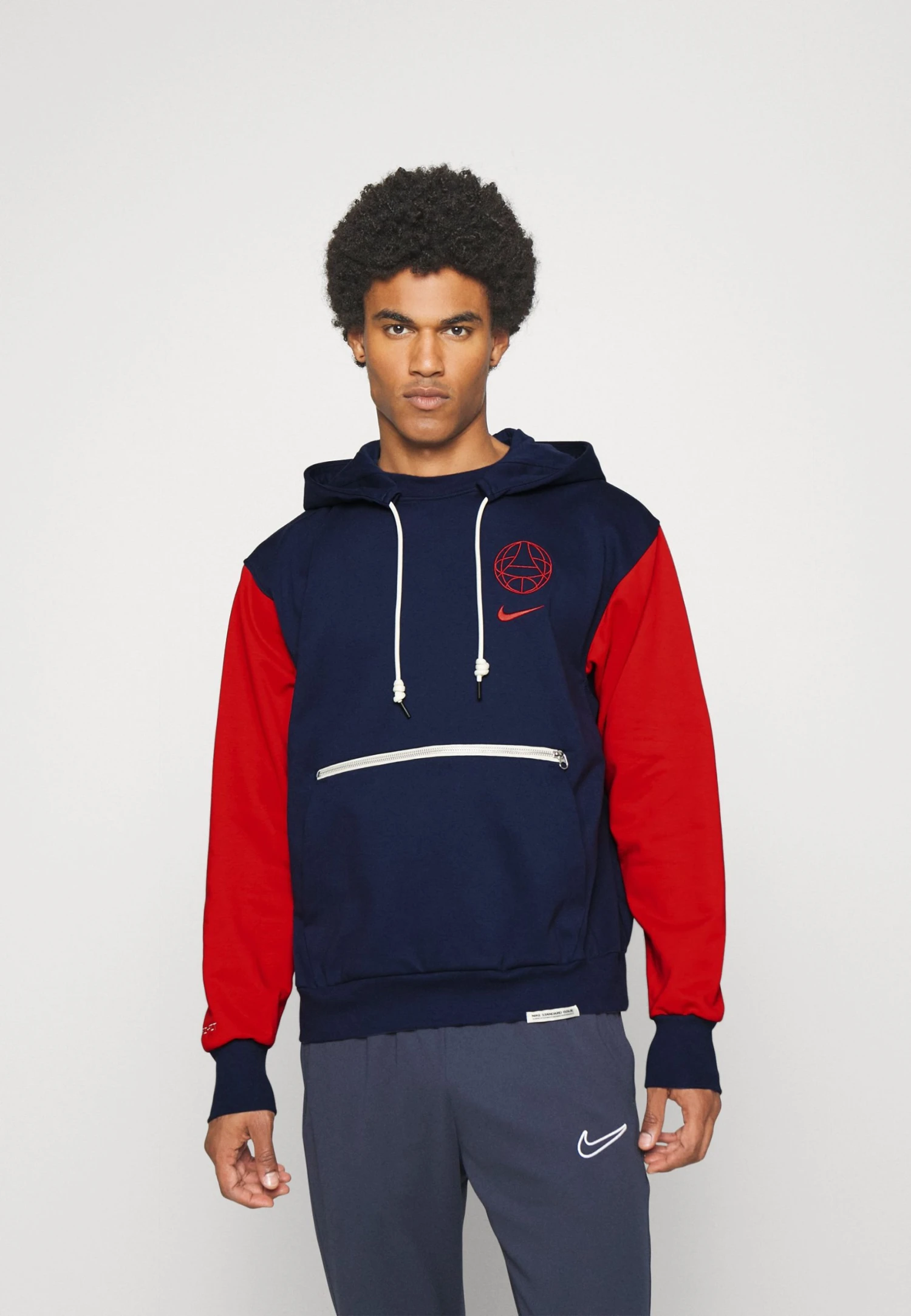 Nike Performance Paris Germain Standard Issue Hoodie - Klubbklær - Midnight Navy/University Red 3 Nike Performance Paris Germain Standard Issue Hoodie - Klubbklær - Midnight Navy/University Red