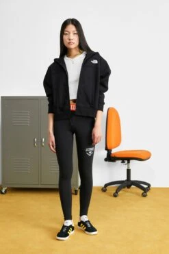 The North Face Essential Hoodie - Sweatjakke - Black -Gant shop 59f9e3fd096b4c95b739a93c98110948 scaled