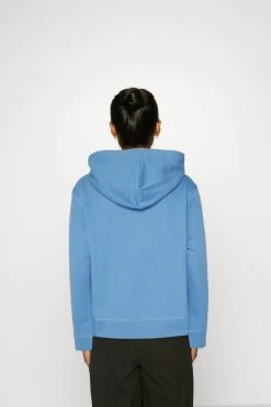 Tommy Hilfiger Regular- Hoodie - Sky Cloud -Gant shop 5eacb834aff74a8d99b345132b009cb6 scaled