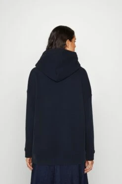 Tommy Hilfiger Varsity Hoodie - Sweatshirt - Desert Sky -Gant shop 5ed2849fef954cb3b0e9bf200d703126 scaled