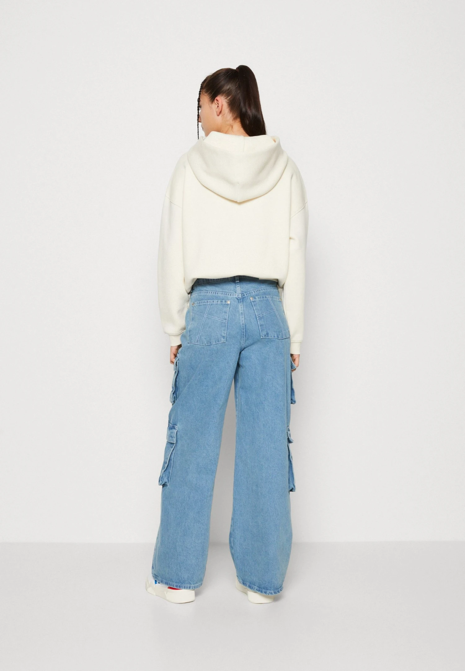 WRSTBHVR Dara Hoodie Exclusive Women - Sweatshirt - Ecru 5 WRSTBHVR Dara Hoodie Exclusive Women - Sweatshirt - Ecru - Bilde 3