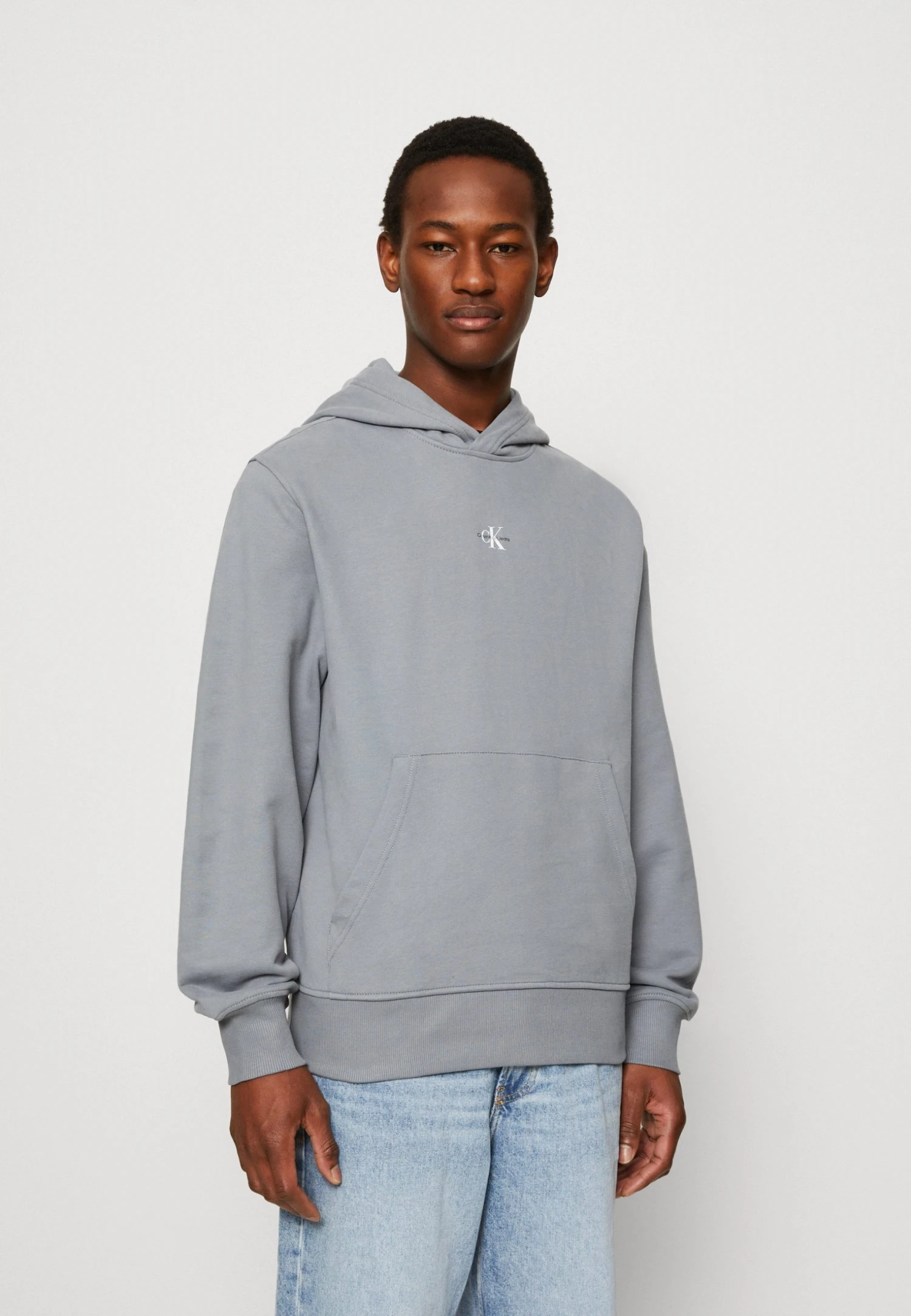 Calvin Klein Jeans Micro Monologo Hoodie Unisex - Hoodie - Overcast Grey 3 Calvin Klein Jeans Micro Monologo Hoodie Unisex - Hoodie - Overcast Grey