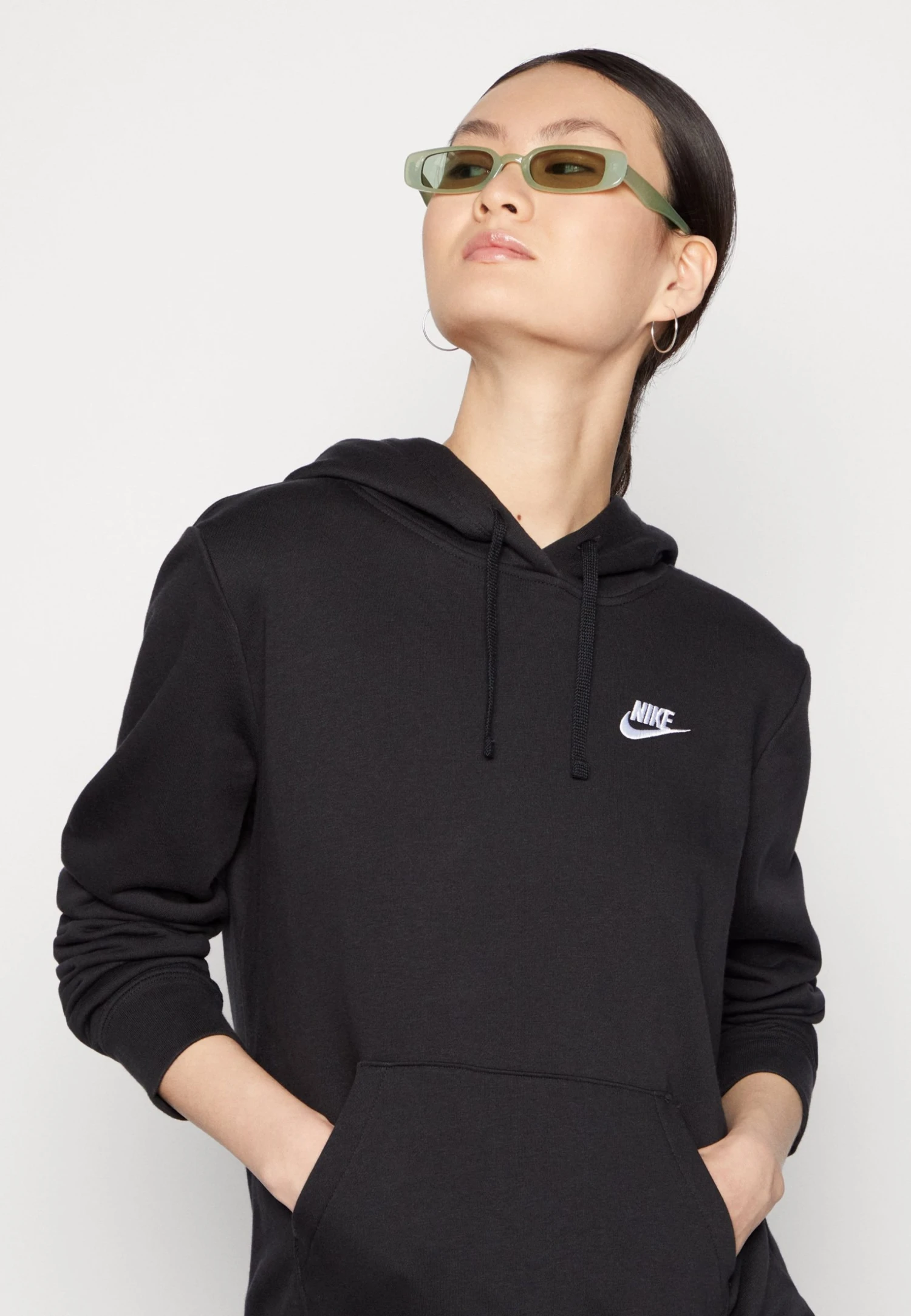Nike Sportswear W Club Flc Std Po - Hoodie - Black 6 Nike Sportswear W Club Flc Std Po - Hoodie - Black - Bilde 4