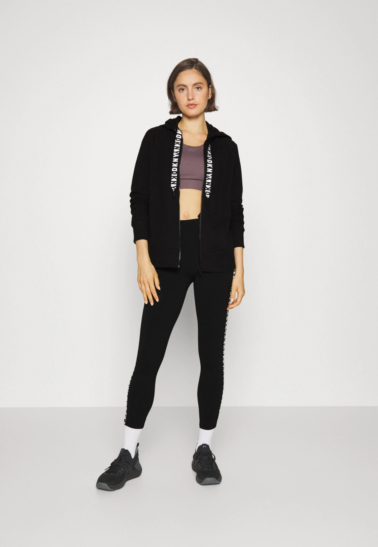 DKNY Two Tone Logo Zip Hoodie - Sweatjakke - Black 4 DKNY Two Tone Logo Zip Hoodie - Sweatjakke - Black - Bilde 2