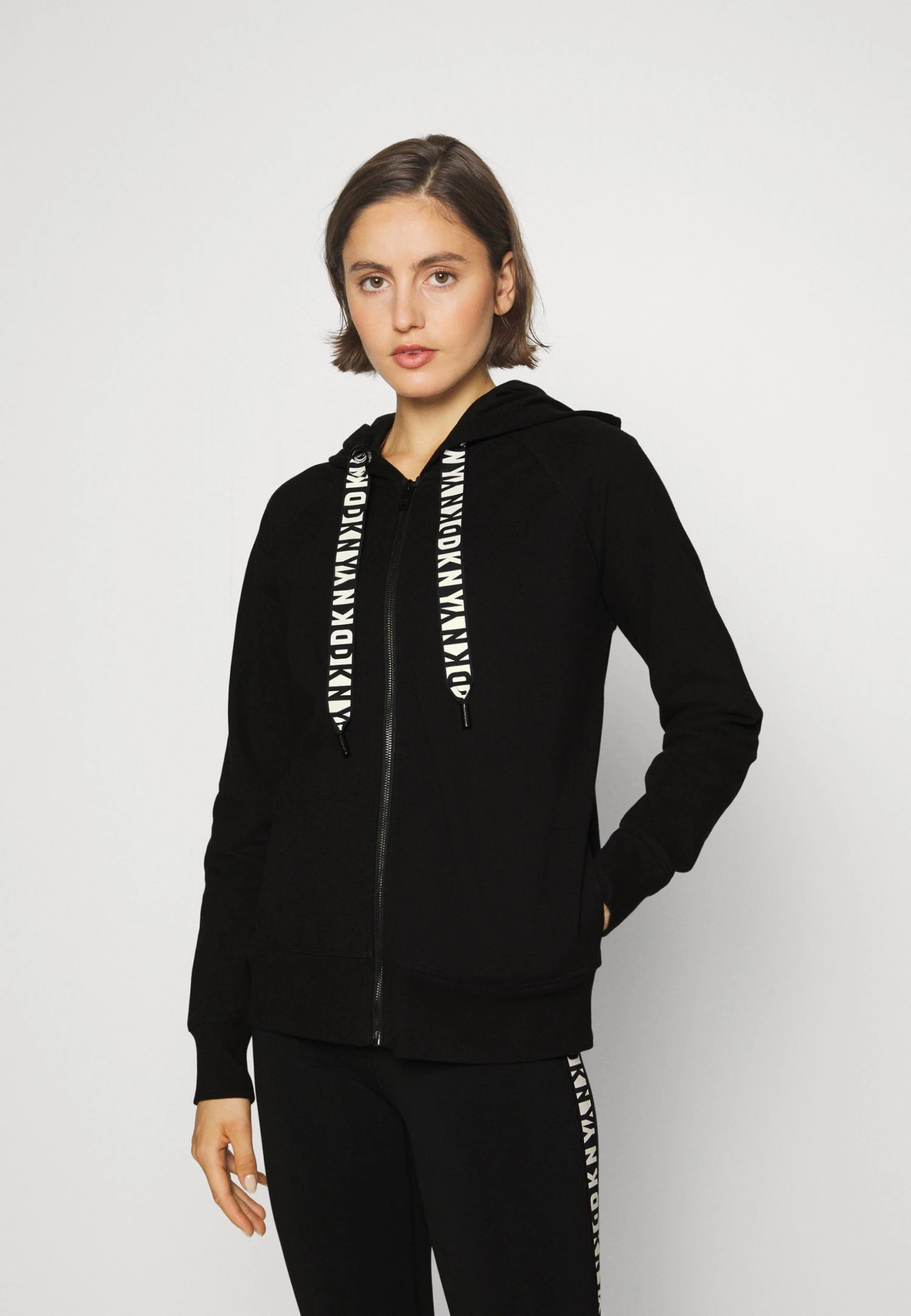 DKNY Two Tone Logo Zip Hoodie - Sweatjakke - Black 3 DKNY Two Tone Logo Zip Hoodie - Sweatjakke - Black