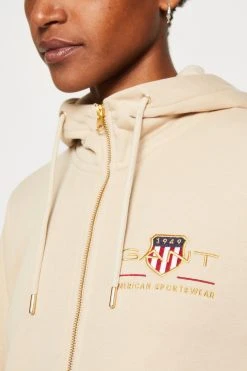 Gant Archive Shield Full Zip Hoodie - Sweatjakke - Dry Sand -Gant shop 7714050f5d924064b3a3827b03b1188f scaled