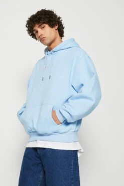 Karl Kani Small Signature Hoodie Unisex - Sweatshirt - Blue -Gant shop 78d52afdb94f438b8a640a6c268de476 scaled