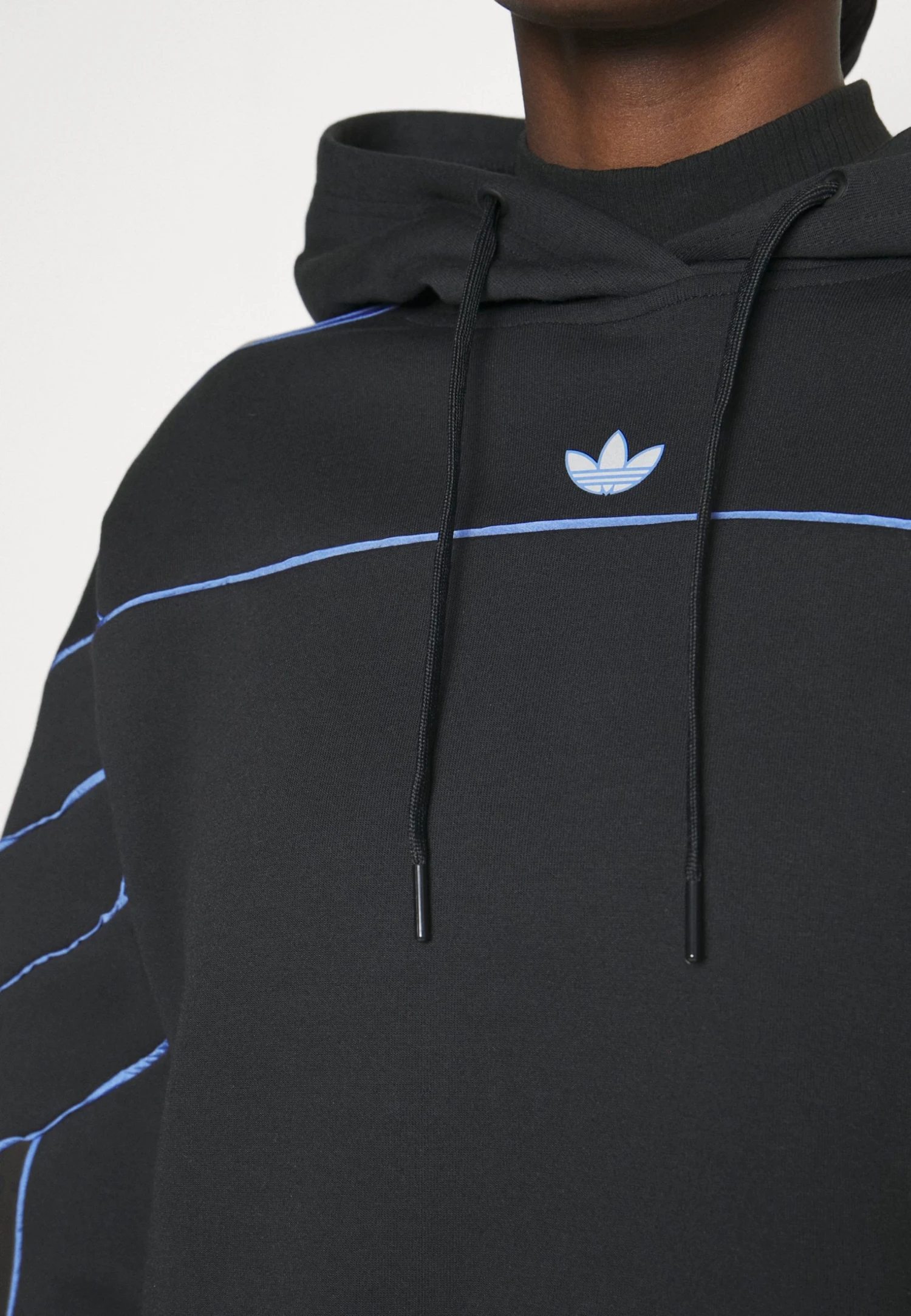 Adidas Originals Archive Cutline Cropped Hoodie - Sweatshirt - Black 9 Adidas Originals Archive Cutline Cropped Hoodie - Sweatshirt - Black - Bilde 7