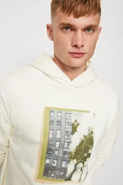 Calvin Klein Photo Print Comfort Hoodie - Sweatshirt - Vanilla Ice -Gant shop 7b728110e33340179ebf405962e00c13 scaled