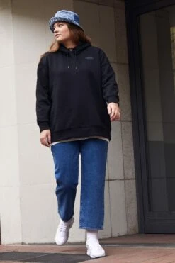 The North Face Oversized Essential Hoodie- Hoodie - Black