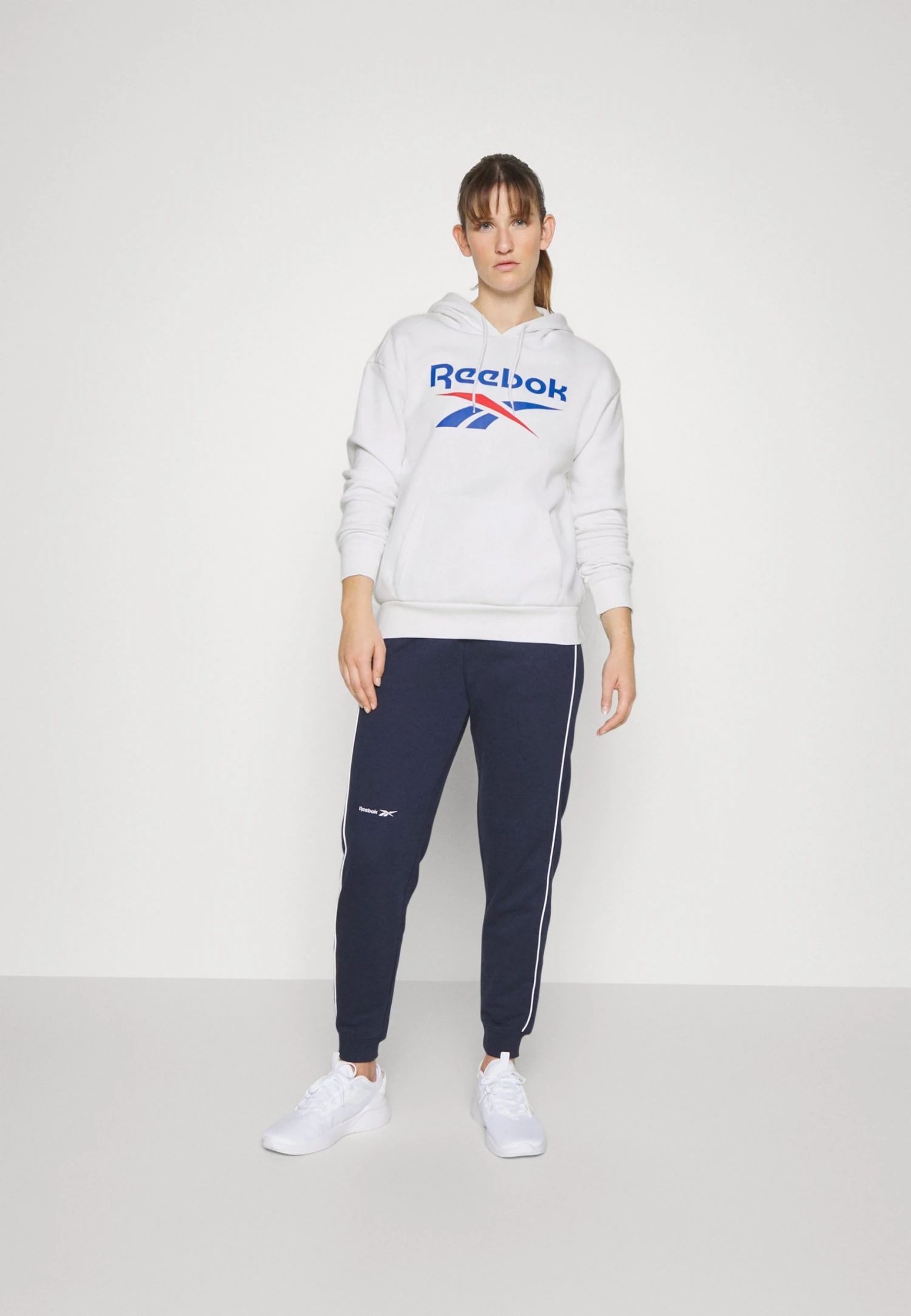 Reebok Hoodie - Sweatshirt - White 4 Reebok Hoodie - Sweatshirt - White - Bilde 2