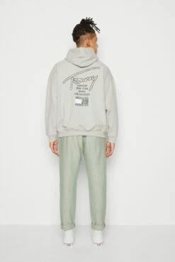 Tommy Jeans Hoodie Unisex - Sweatshirt - Silver Grey -Gant shop 82011a85f1e8410bb40bb6cdd73b51ac scaled