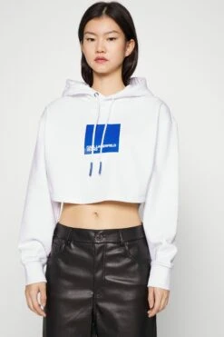 Karl Lagerfeld Jeans Cropped Hoodie - Sweatshirt - White 11 Karl Lagerfeld Jeans Cropped Hoodie - Sweatshirt - White -Gant shop 86afe697ea9344788a7b428dcf1ff671 scaled
