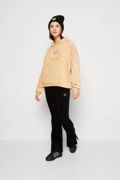 Karl Kani Small Signature Hoodie - Sweatshirt - Beige 9 Karl Kani Small Signature Hoodie - Sweatshirt - Beige -Gant shop 88bfc0a0ca9544c8b33c857bd144a13c scaled
