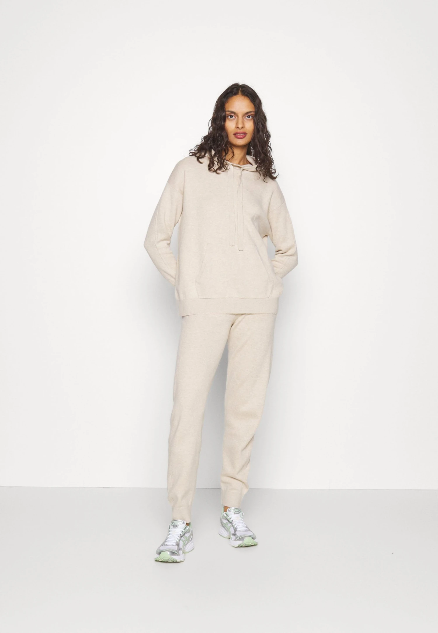 Calvin Klein Cashmere Mix Hoodie - Hoodie - White Clay Heather 4 Calvin Klein Cashmere Mix Hoodie - Hoodie - White Clay Heather - Bilde 2